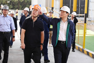 區(qū)領導視察奉發(fā)云境·PRO項目